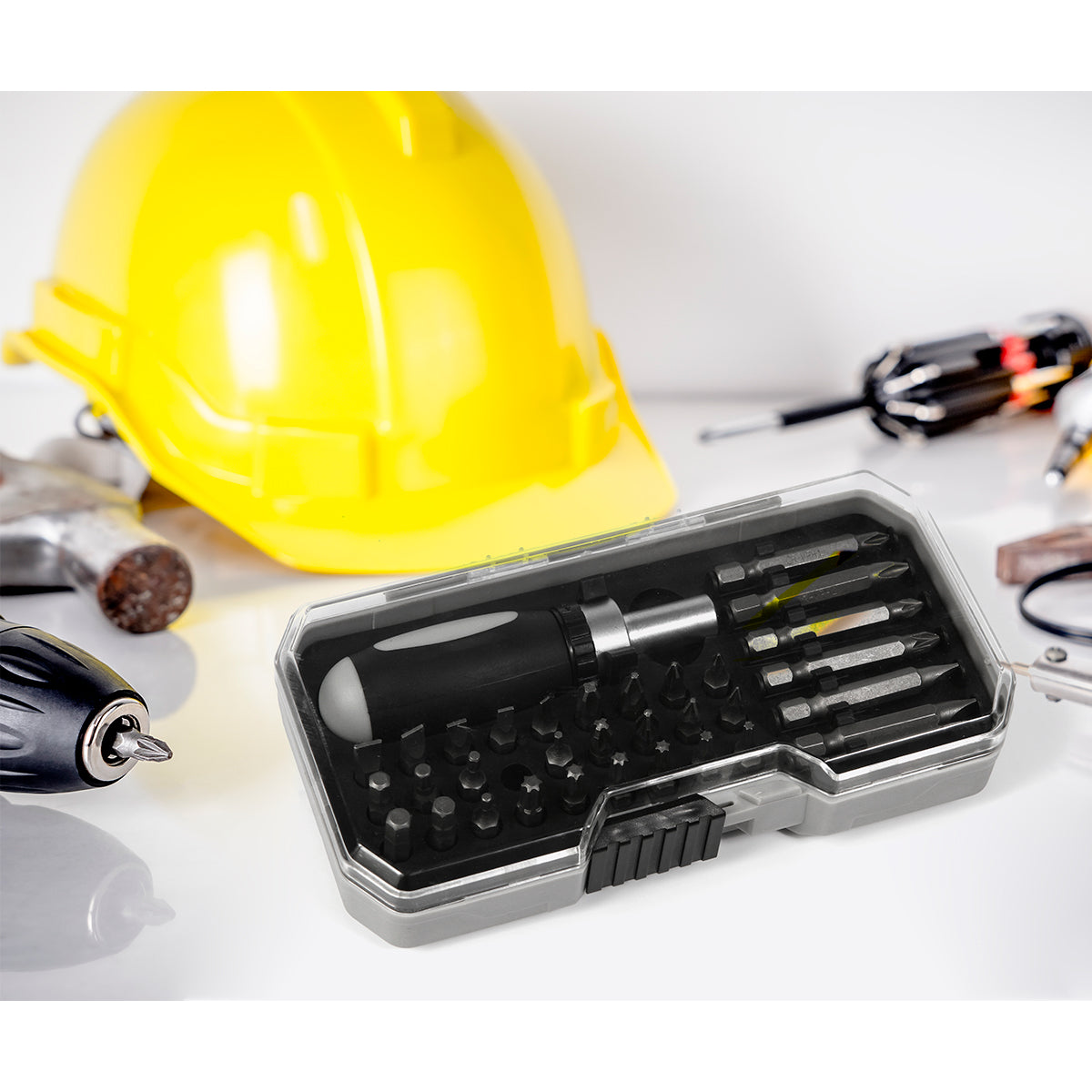 JUEGO DE DESARMADORES DARJAN HE-040